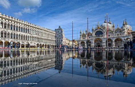 riflessi in Piazza San Marco in Venezia 